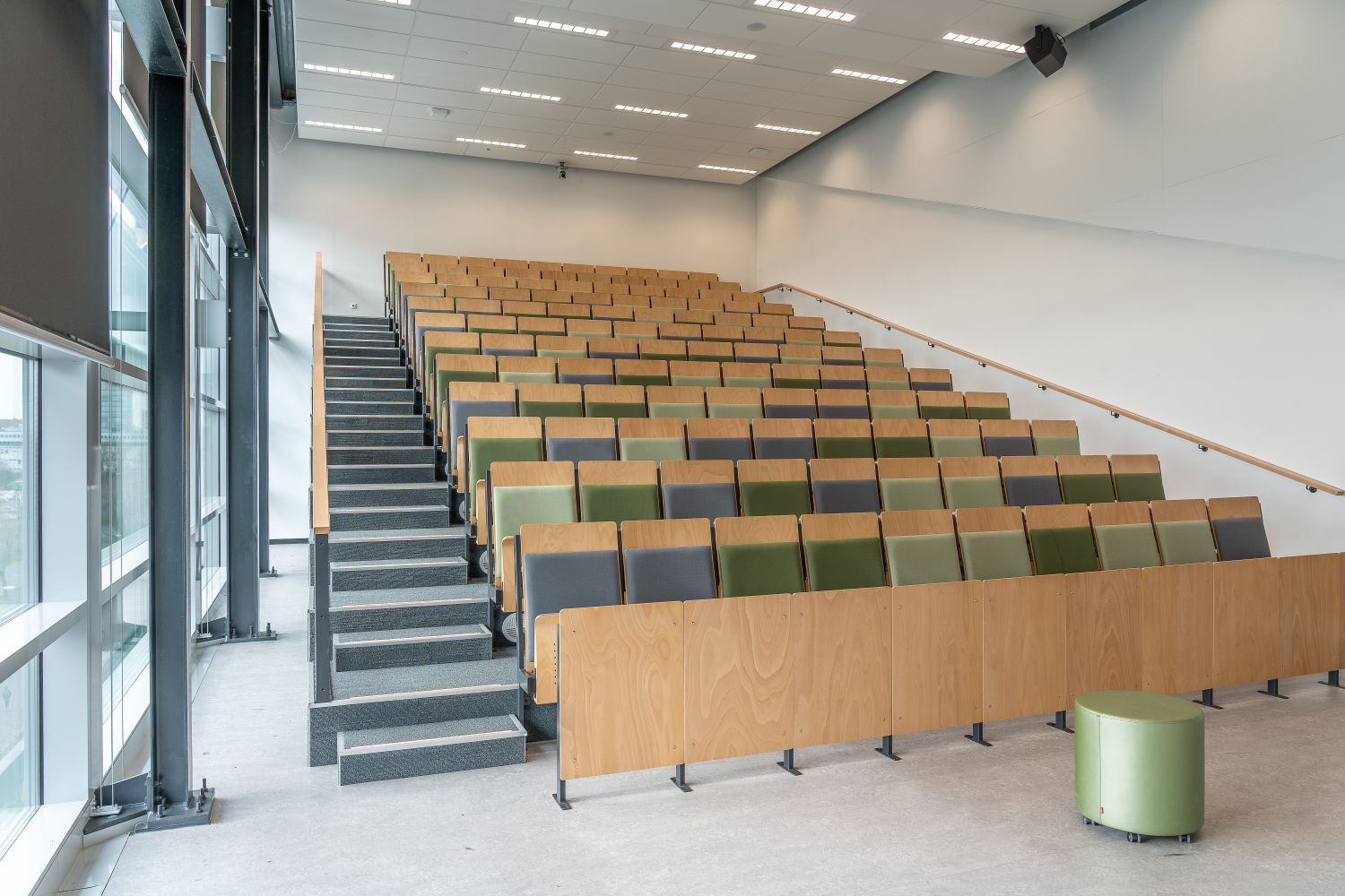 Amphithéâtre universitaire pendant un cours